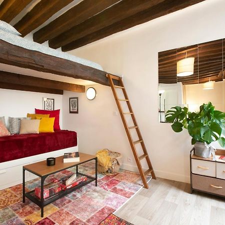 Authentic Apartment In Center Of Parisian Marais ภายนอก รูปภาพ