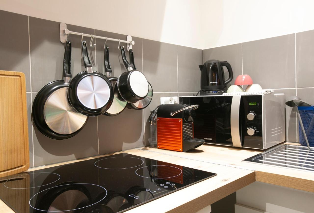 Authentic Apartment In Center Of Parisian Marais ภายนอก รูปภาพ